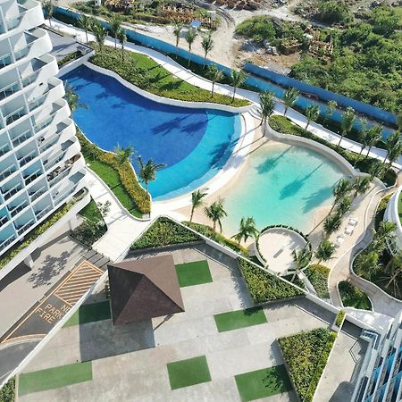 Azure North Studio Units Located In 17Th Floor And Above San Fernando  Exterior photo